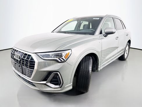 Certified 2025 Audi Q3 2.0T Premium image 3