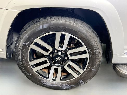 Used 2016 Toyota 4Runner Limited image 13