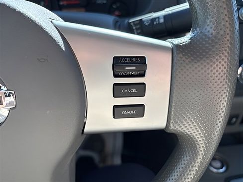 Used 2021 Nissan Frontier SV image 11