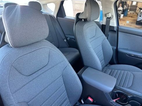 New 2025 Kia K4 EX image 25