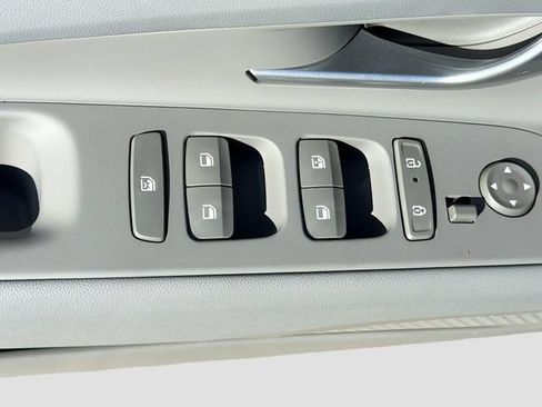 Certified 2026 Hyundai Elantra Sport FWD image 17