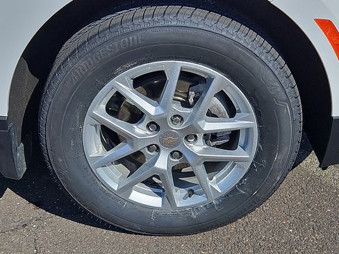 Used 2023 Chevrolet Equinox LT image 8