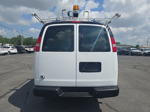 Used 2016 Chevrolet Express 2500 RWD image 7