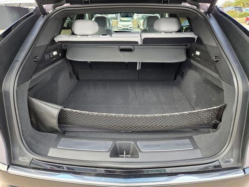 Certified 2025 Cadillac Lyriq Luxury image 32