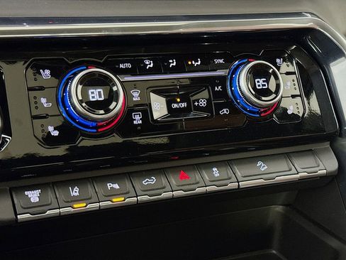 Used 2024 GMC Sierra 3500 Denali Ultimate image 18