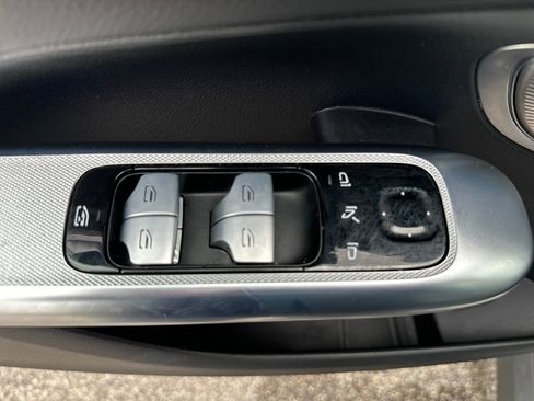 Used 2023 Mercedes-Benz GLC 300 image 28