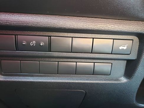 Used 2023 Mitsubishi Outlander SE AWD/4WD image 29