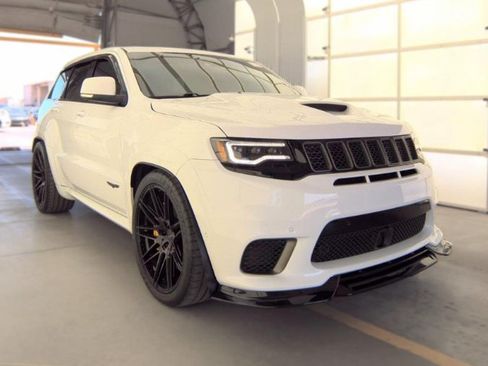 Used 2018 Jeep Grand Cherokee Trackhawk AWD/4WD image 2