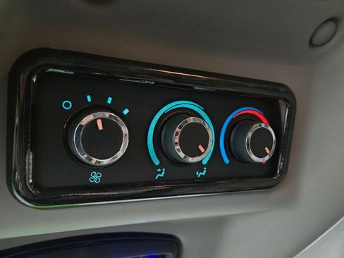 New 2024 GMC Savana 2500 image 38