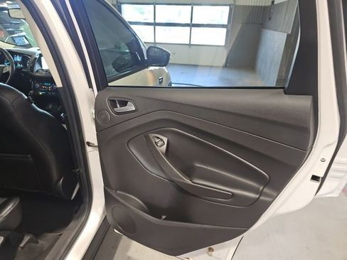 Used 2017 Ford Escape Titanium AWD/4WD image 23