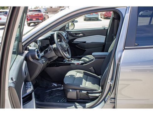 Used 2026 Chevrolet Trax LT w/ Driver Confidence Package FWD image 27
