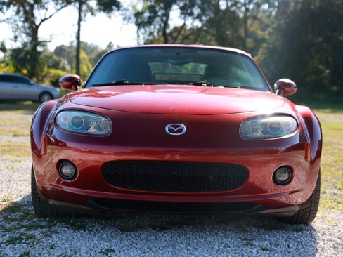 Used 2006 MAZDA MX-5 Miata Sport image 17