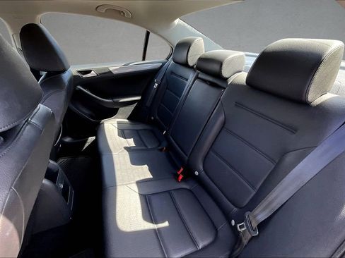 Used 2017 Volkswagen Jetta SE FWD image 23