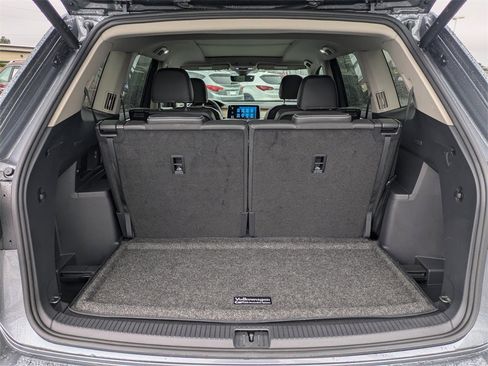 Used 2025 Volkswagen Atlas SE w/ Panoramic Sunroof Package image 14