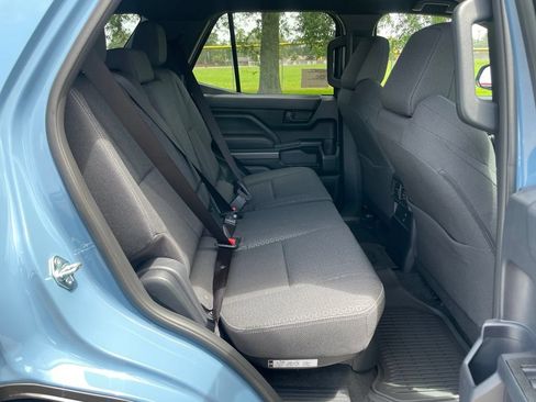 New 2026 Toyota 4Runner SR5 AWD/4WD image 15