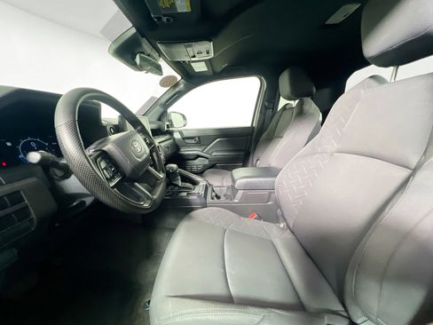 Used 2024 Toyota Tacoma SR image 14