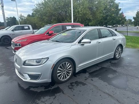 Used 2019 Lincoln MKZ Premiere AWD/4WD image 2