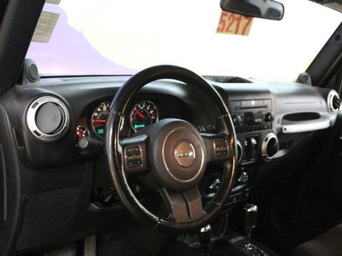Used 2012 Jeep Wrangler Sahara w/ Dual Top Group AWD/4WD image 12