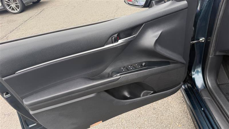 Used 2019 Toyota Camry SE FWD image 25