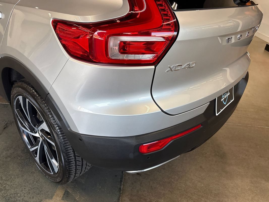 Used 2019 Volvo XC40 T5 R-Design AWD/4WD image 23