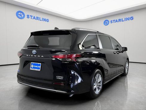 Used 2021 Toyota Sienna Limited FWD image 9