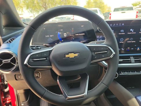 New 2025 Chevrolet Equinox EV LT w/ Convenience Package II image 15