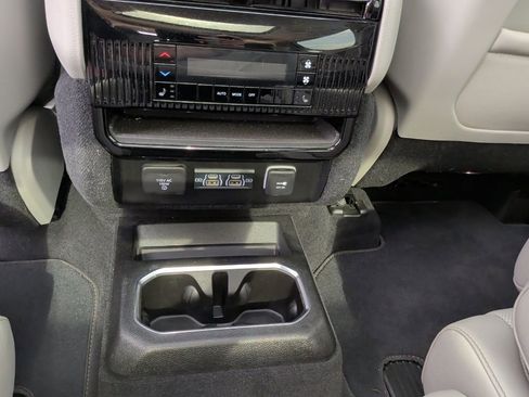 Used 2024 Jeep Wagoneer Series III w/ Premium Group I image 51