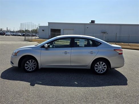 Used 2015 Nissan Sentra S image 6