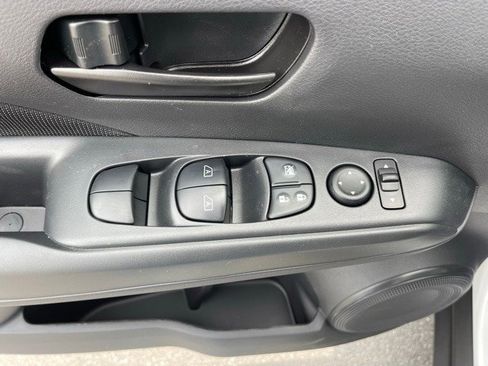 New 2025 Nissan Kicks Play S image 10