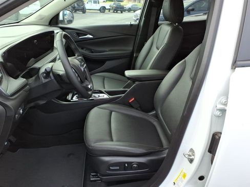 Used 2024 Buick Encore GX Sport Touring w/ Comfort Package FWD image 13