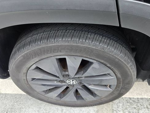 Certified 2023 Volkswagen Taos S FWD image 9