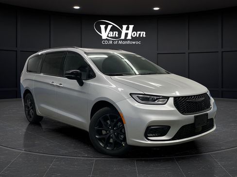 New 2026 Chrysler Pacifica Limited w/ S Appearance Package AWD/4WD image 45