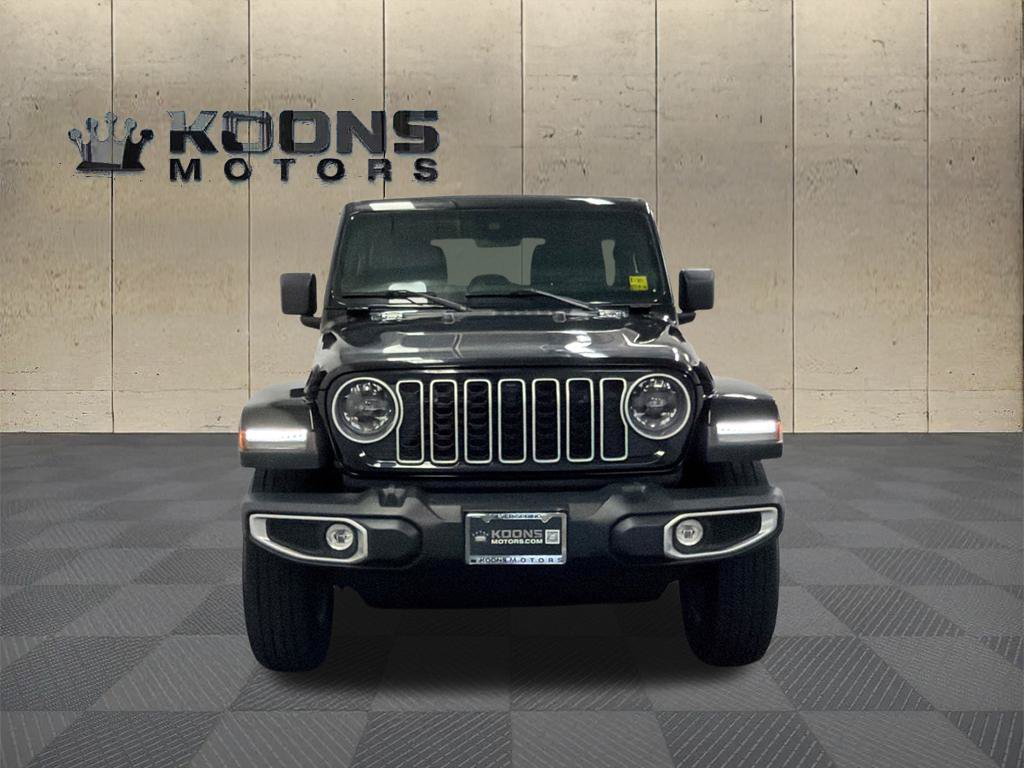 Used 2025 Jeep Wrangler Unlimited Sahara AWD/4WD image 3