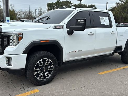 Used 2022 GMC Sierra 3500 AT4 w/ AT4 Preferred Package image 3