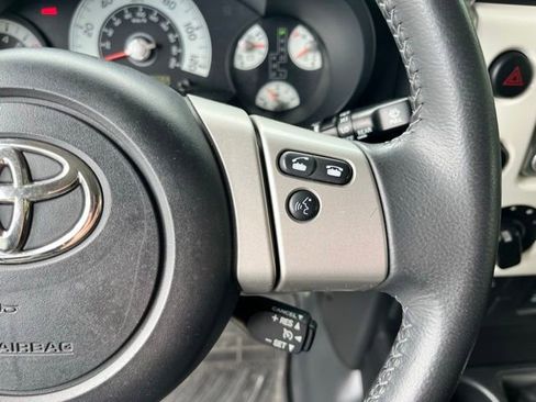 Used 2013 Toyota FJ Cruiser 4WD w/ Upgrade Pkg image 29