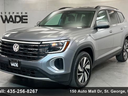 Used 2025 Volkswagen Atlas SE AWD/4WD image 1