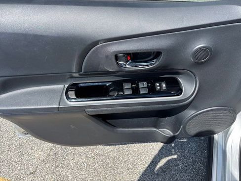 Used 2018 Toyota Prius C Two FWD image 15