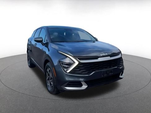 Used 2024 Kia Sportage LX image 3