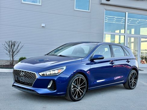 Used 2018 Hyundai Elantra GT Sport image 2