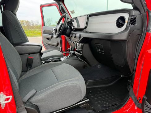 Used 2024 Jeep Wrangler Unlimited Sport AWD/4WD image 19