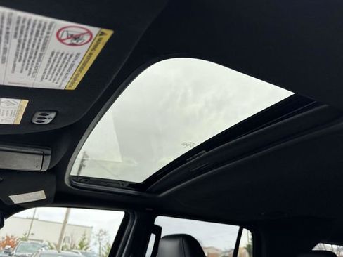 Used 2016 Ford Expedition Limited image 16