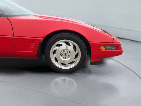 Used 1996 Chevrolet Corvette Convertible RWD image 17