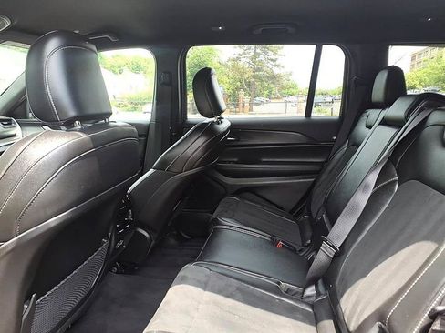 Used 2024 Jeep Grand Cherokee L Laredo AWD/4WD image 12