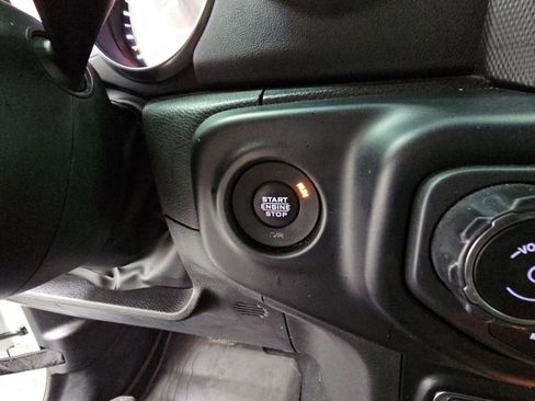 Used 2022 Jeep Wrangler Unlimited Sahara w/ Cold Weather Group AWD/4WD image 28