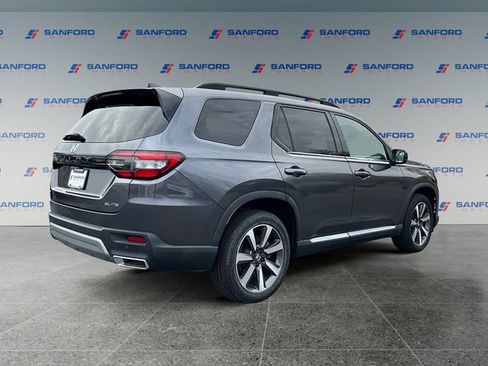 Used 2023 Honda Pilot Elite image 5