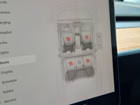 Used 2023 Tesla Model Y Long Range AWD/4WD image 22