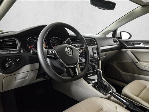 Used 2021 Volkswagen Golf 4-Door image 10