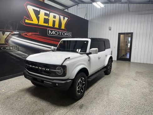 Used 2024 Ford Bronco Outer Banks AWD/4WD image 1