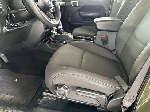 Used 2023 Jeep Gladiator Sport AWD/4WD image 12