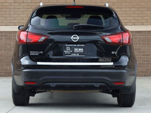 Used 2019 Nissan Rogue Sport SV w/ Technology Package FWD image 8